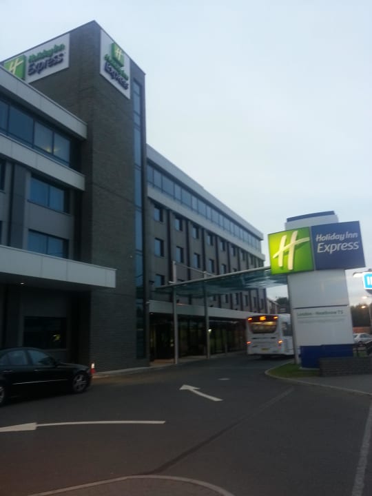 Eingang Hotel Holiday Inn Express London-Heathrow T5