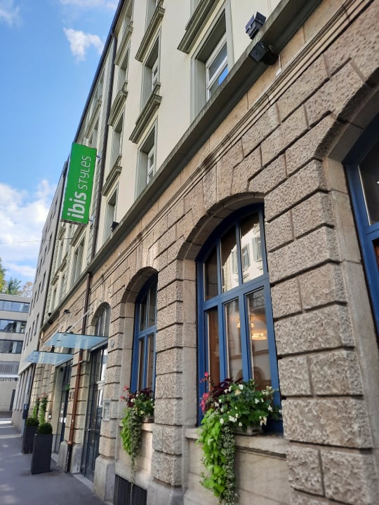 Außenansicht Hotel ibis Styles Luzern City