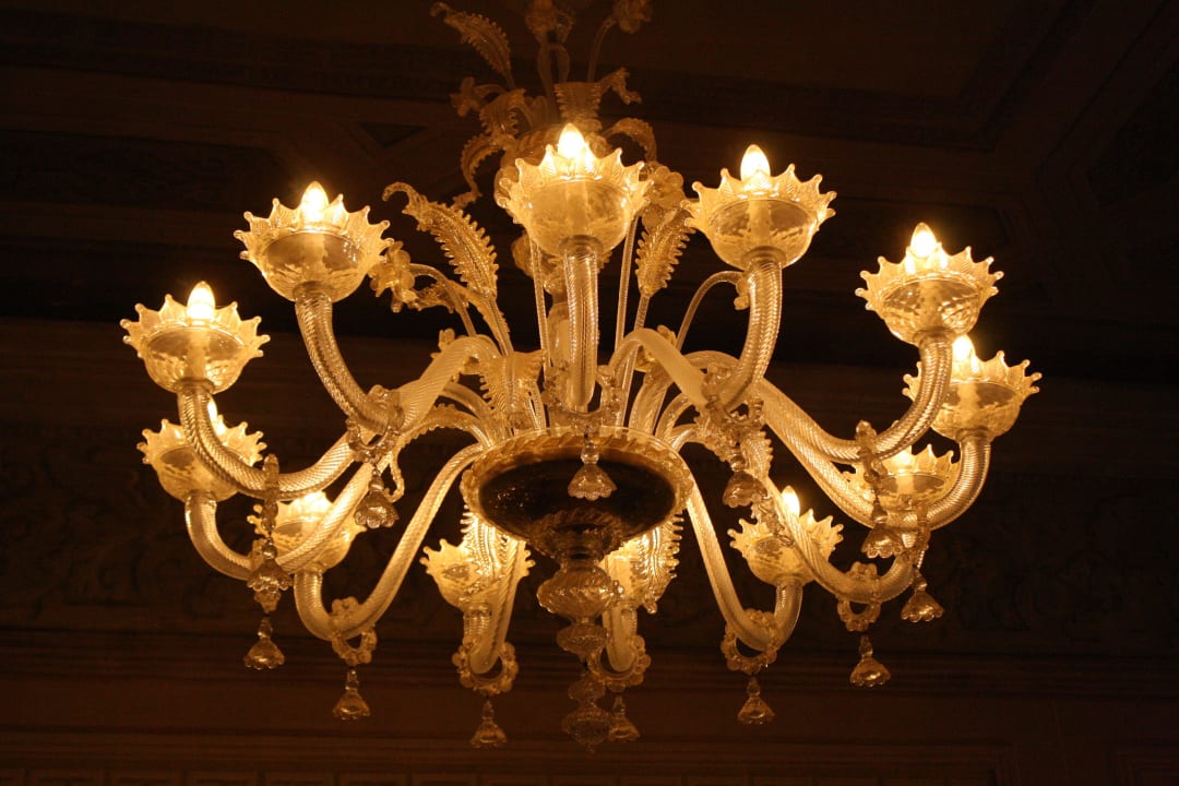 Der Leuchter im Salon Hotel Locanda San Barnaba