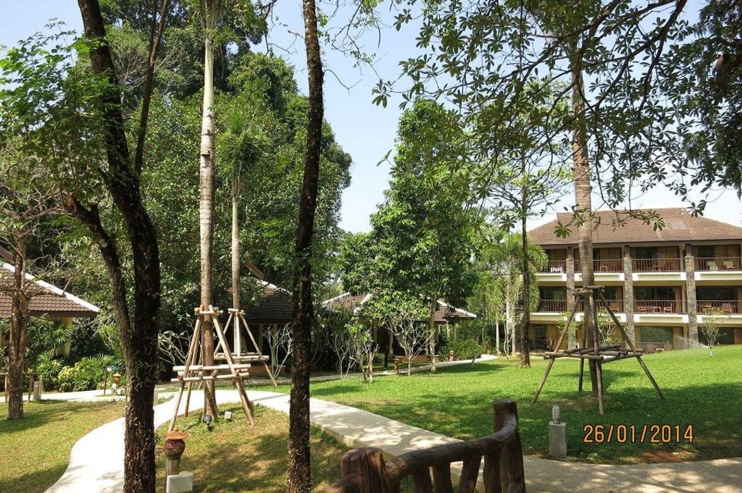 Garten mit Haupthaus The Leaf on The Sands by Katathani