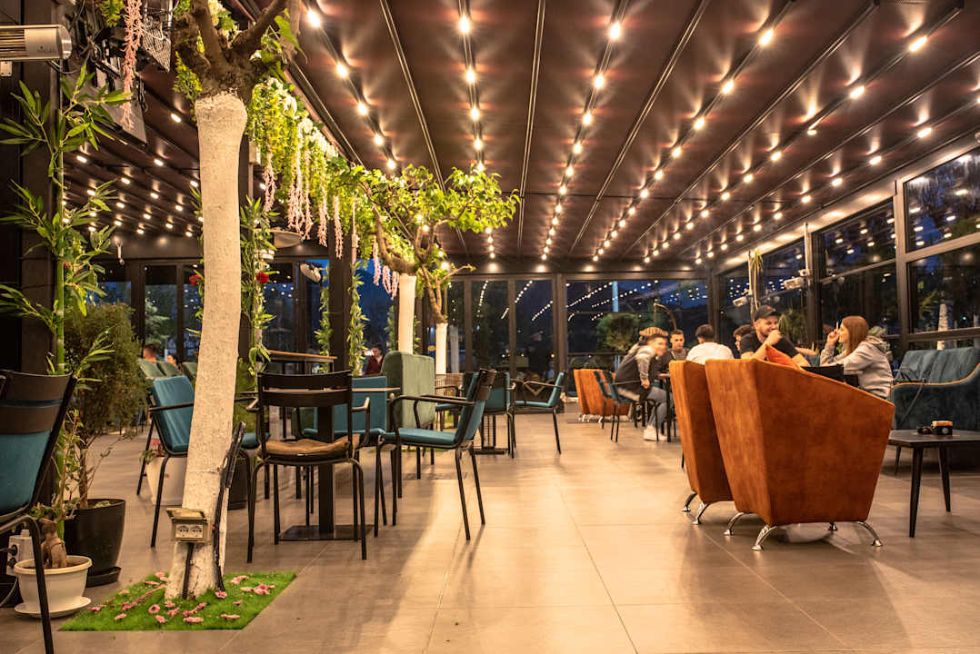 Gastro Royal East Resort
