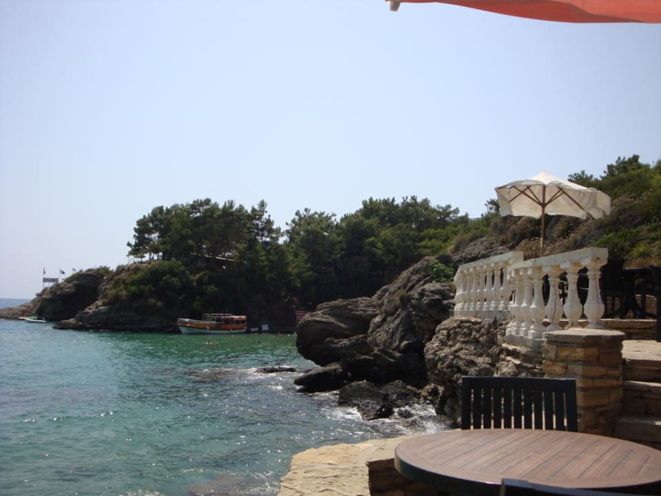 Widok z baru na plaży İncekum West Hotel