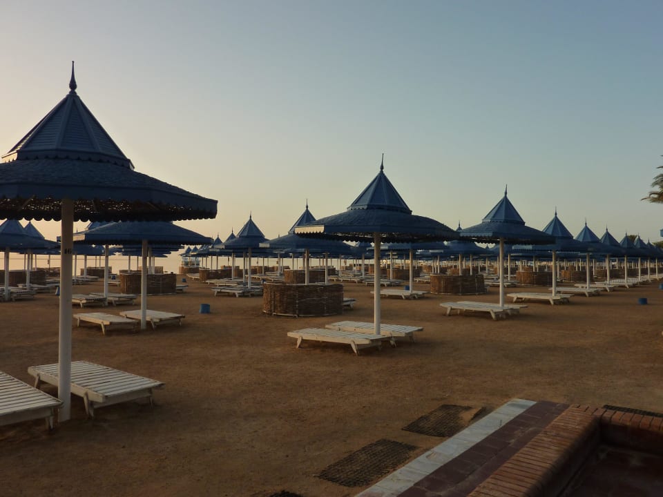 Morgenlicht am Strand The Grand Hotel Hurghada