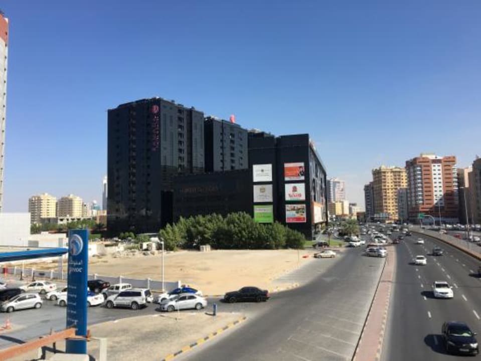 Außenansicht Ramada Hotel & Suites by Wyndham Ajman