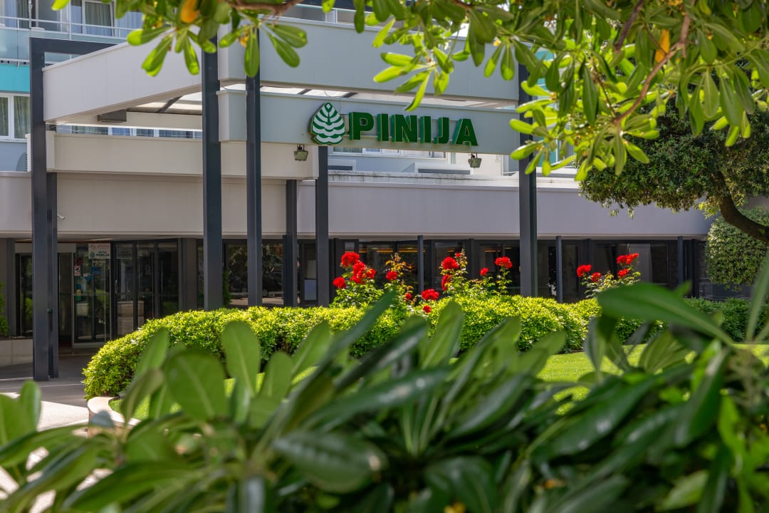 Außenansicht Hotel Pinija