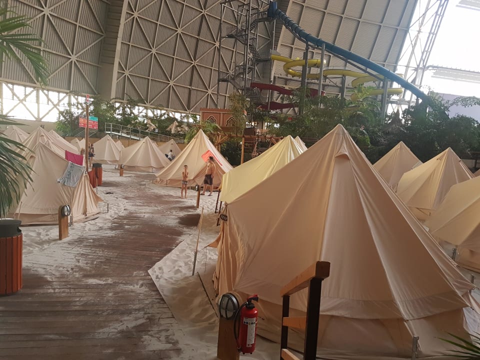 Früh in den Tropen Tropical Islands Resort