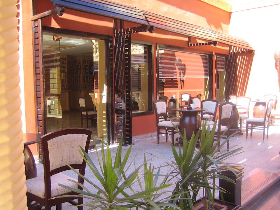 Seiteneingang zur Columbus Bar Pickalbatros Alf Leila Wa Leila Resort - Neverland Hurghada