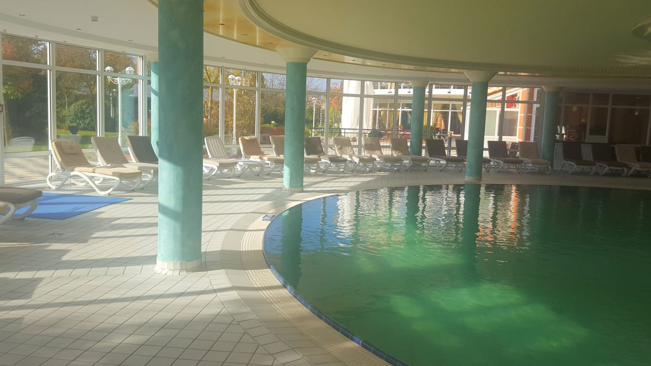 Pool Hotel The Monarch