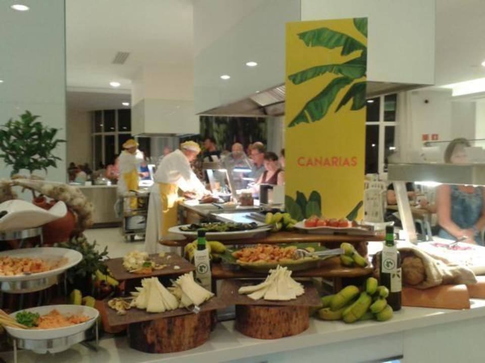 Kanarische Spezialitäten Iberostar Waves Bouganville Playa