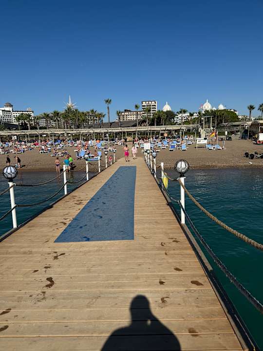 Strand Saturn Palace Resort Hotel