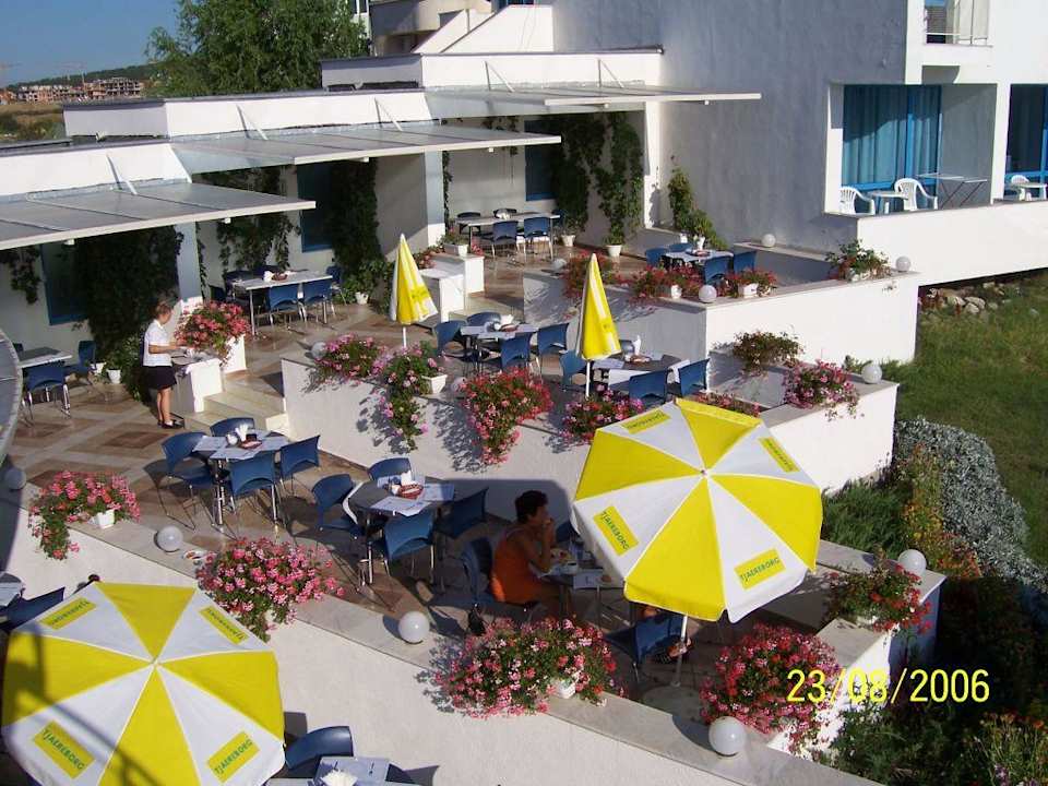 Frühstücksterrasse Sineva Park