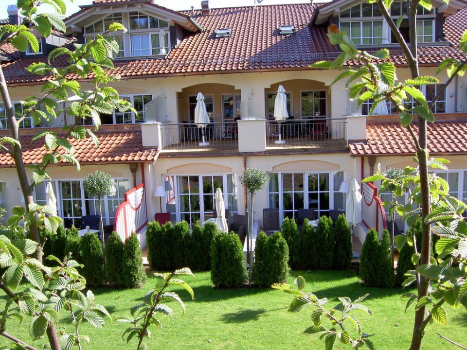 Blick zu Gartenzimmern Hotel Sterr