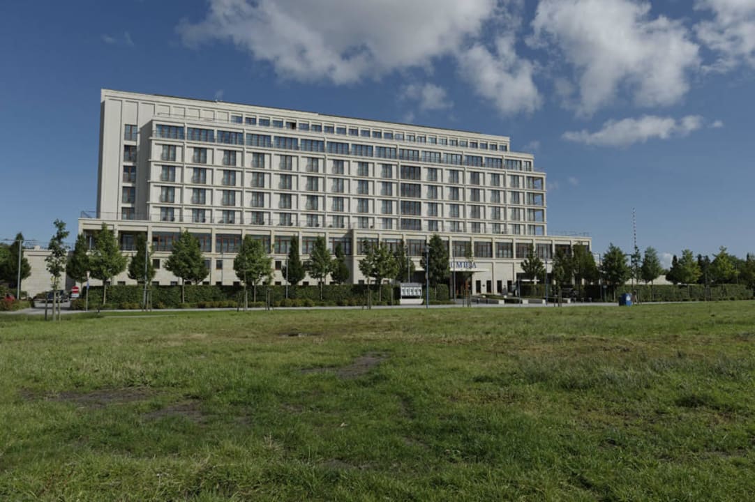 Das Columbia von Westen gesehen ATLANTIC Hotel Wilhelmshaven