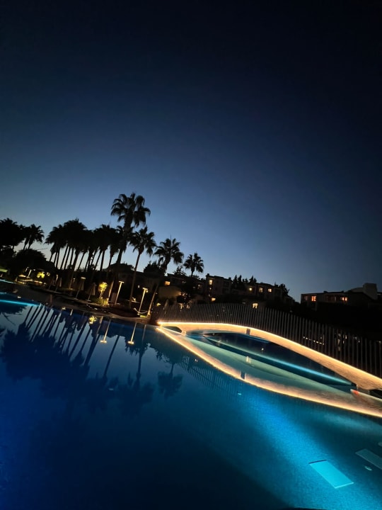 Pool Arum Barut Collection