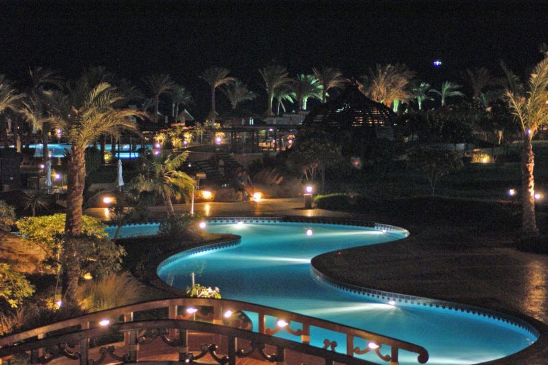 Poollandschaft bei Nacht Sharm Grand Plaza Resort