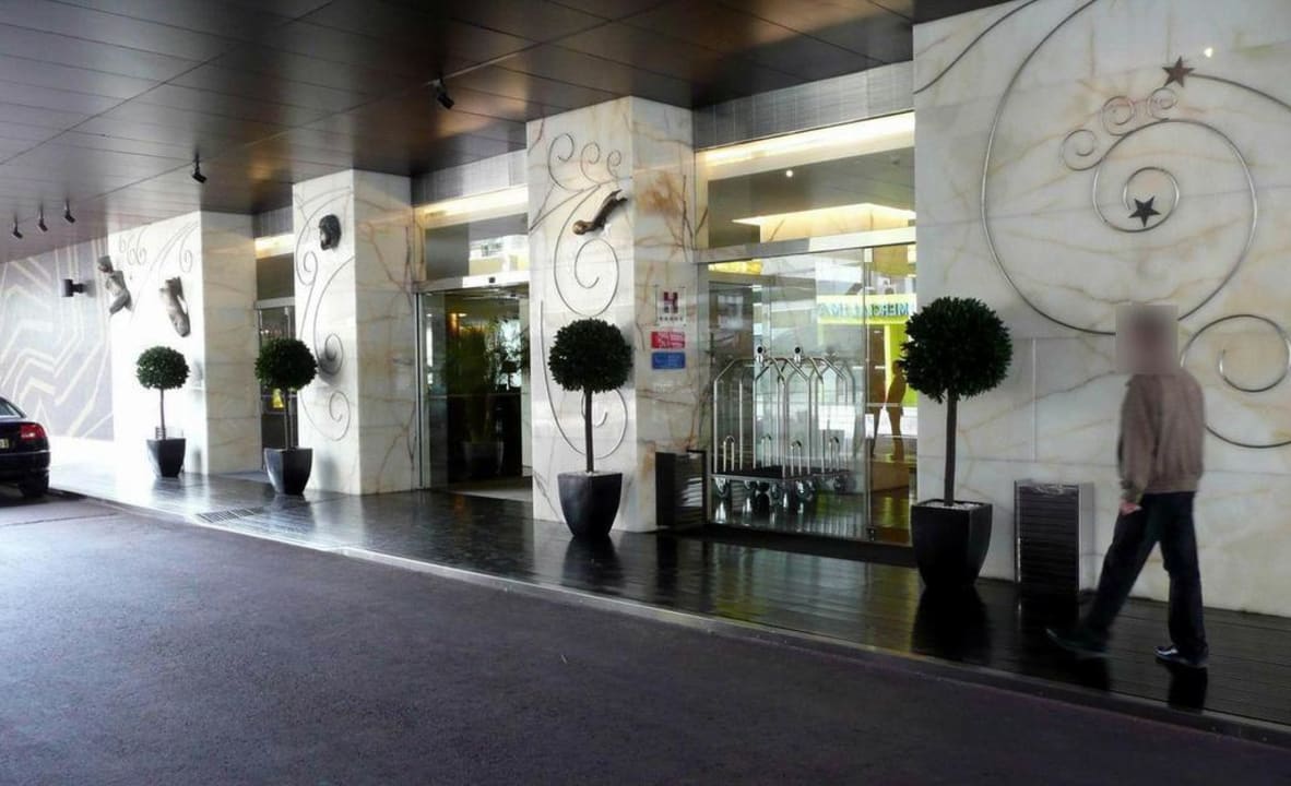 Entrance Hotel Sheraton Lisboa