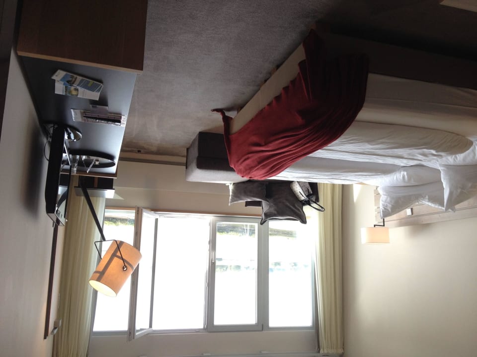 Und direkt unter uns die Elbe Hotel Zollenspieker Fährhaus