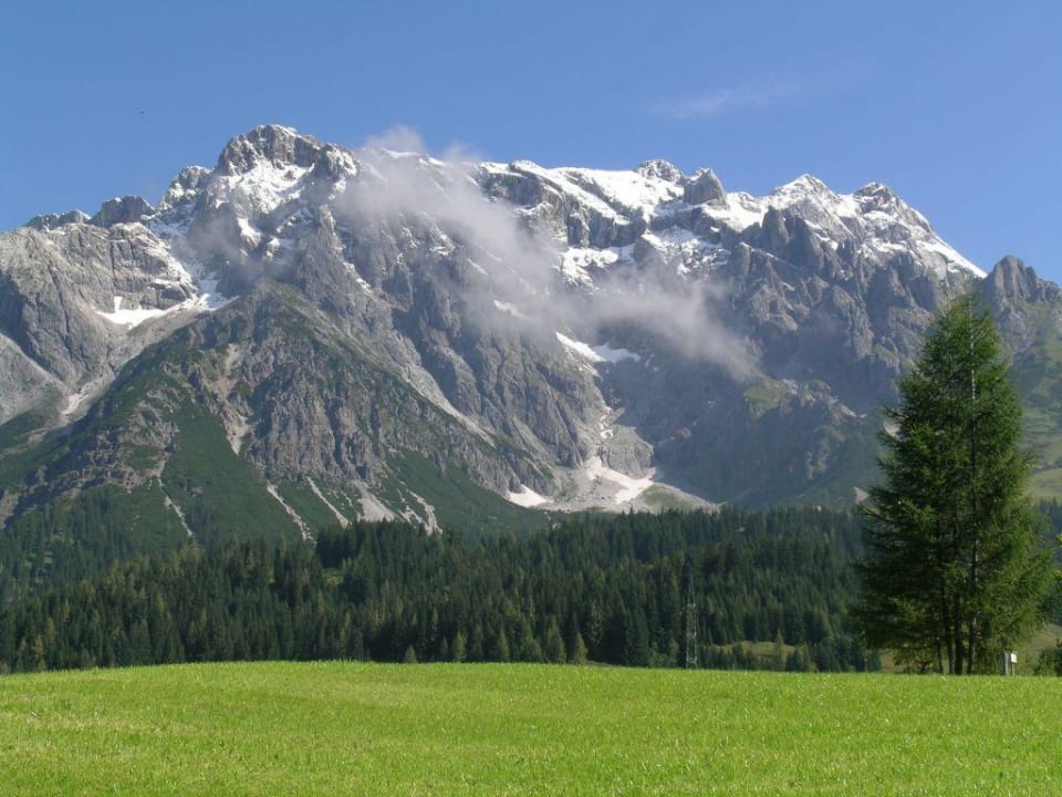 Der Hochkönig vom Almsee gesehen Übergossene Alm Resort