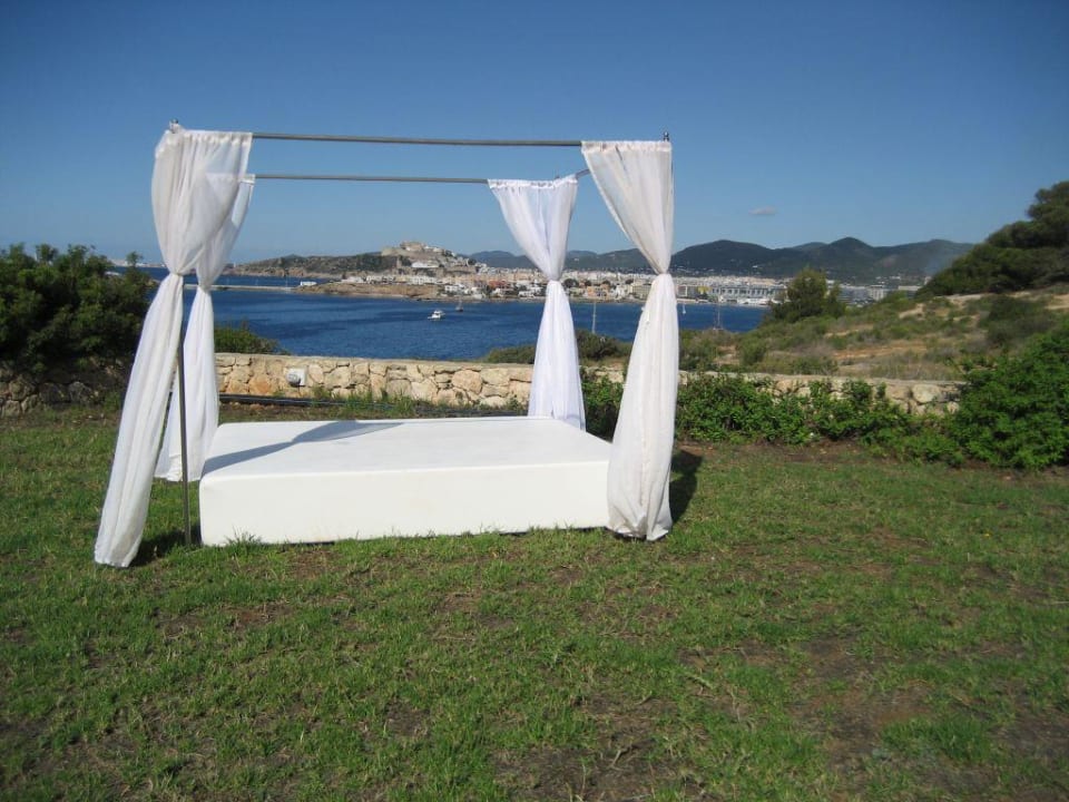 Ausblick auf Ibiza Stadt Destino Pacha Ibiza Resort - Adults only