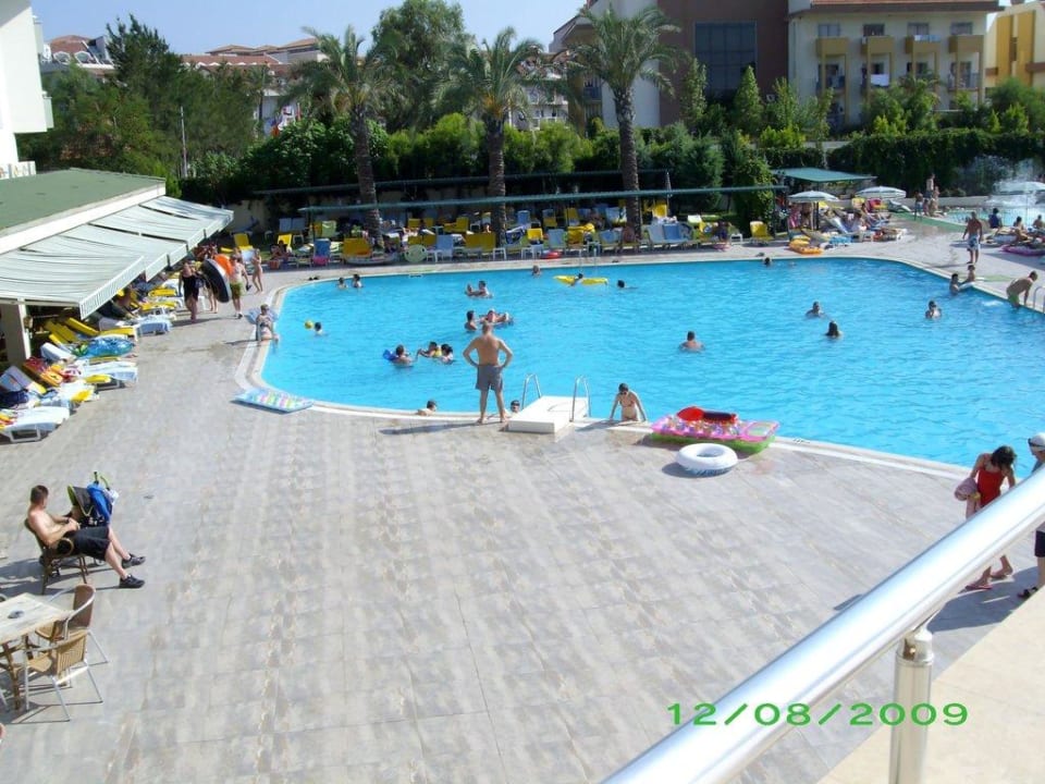 Nachmittags um 15:00 Uhr Side Breeze Hotel