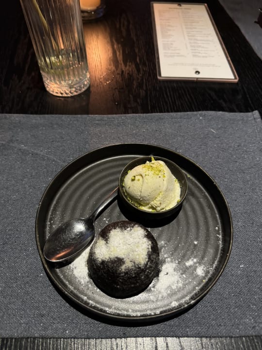 Gastro Serry Beach Resort