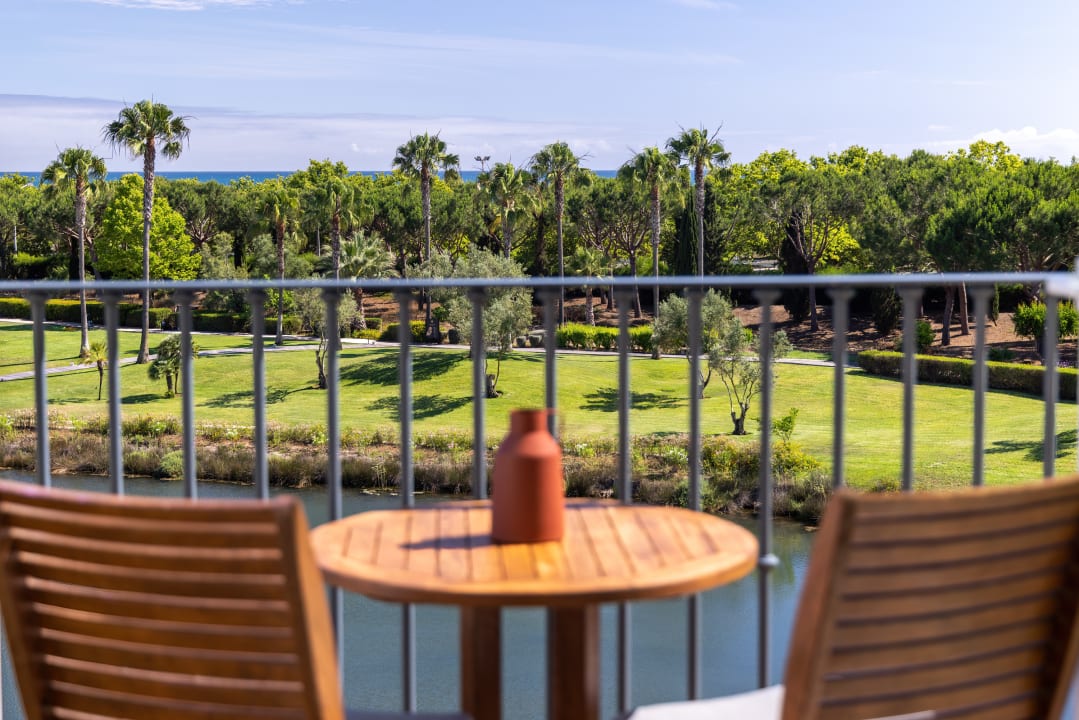 Zimmer Domes Lake Algarve, Autograph Collection