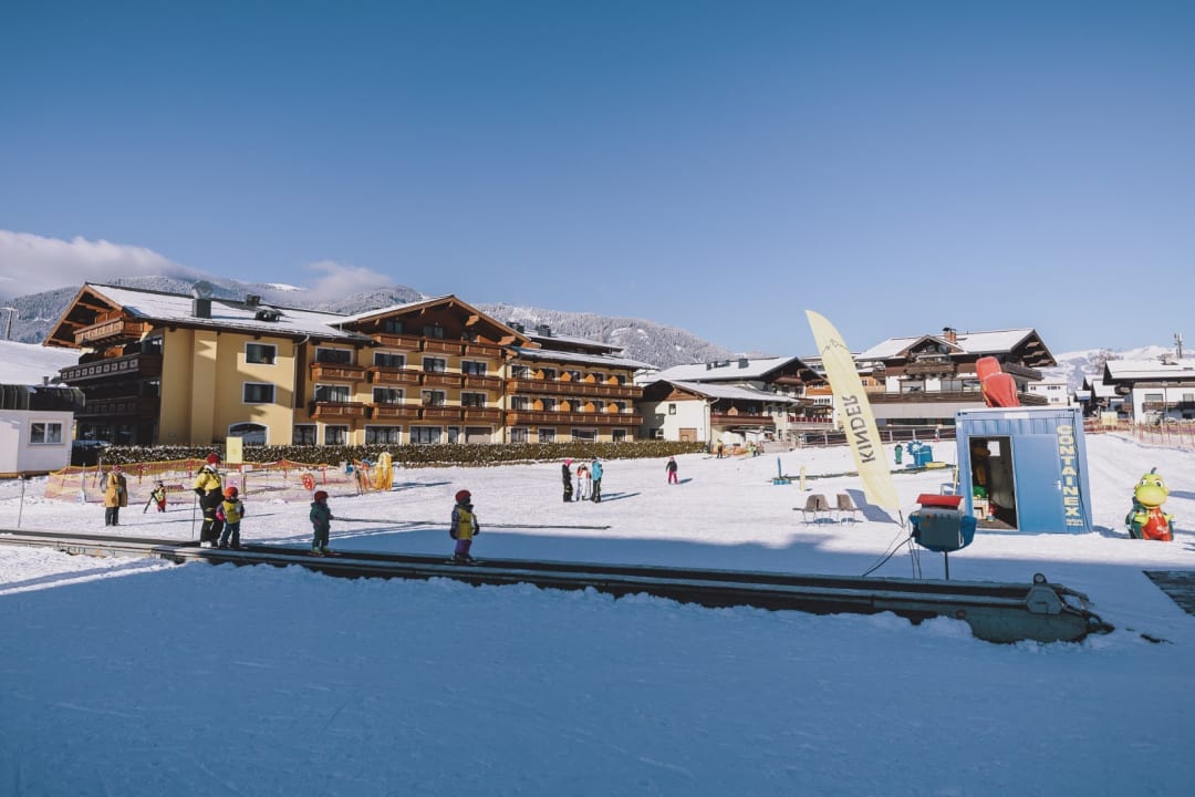 Außenansicht Hotel Tauernhof