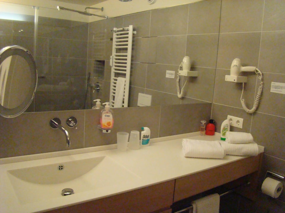 Zimmer mit großen Bad Alpenresidenz Buchenhöhe