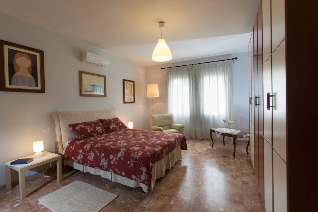 Ambra Una Stanza Nel Parco