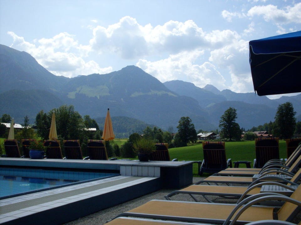 Pool mit Ausblick Wellnesshotel Zechmeisterlehen