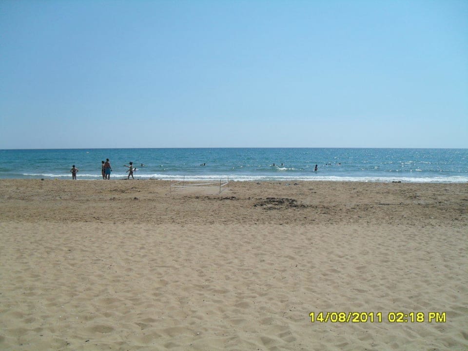 Strand Club Grand Side