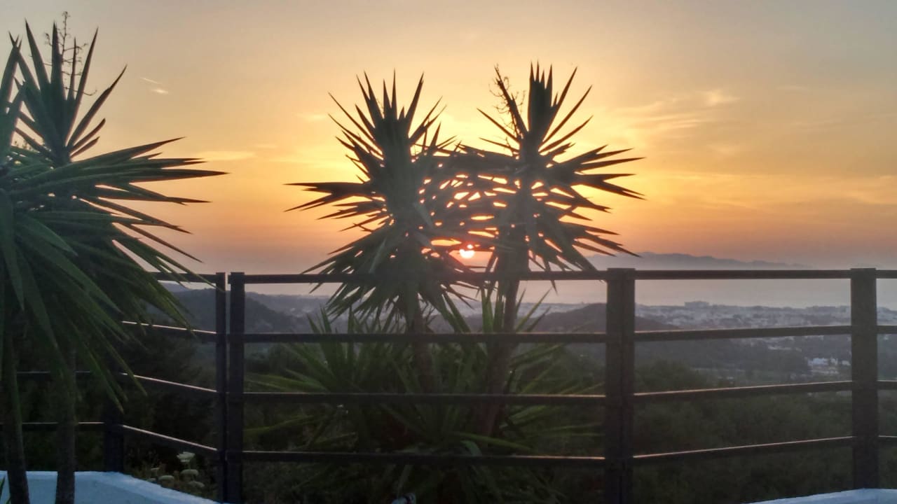 Sonnenuntergang und Blick aufs Meer und Ialysos Hotel Helena Christina