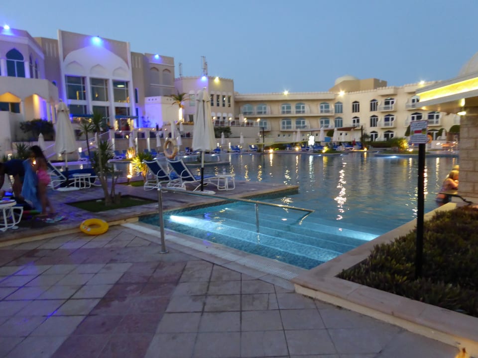 Pool Wyndham Garden Salalah Mirbat