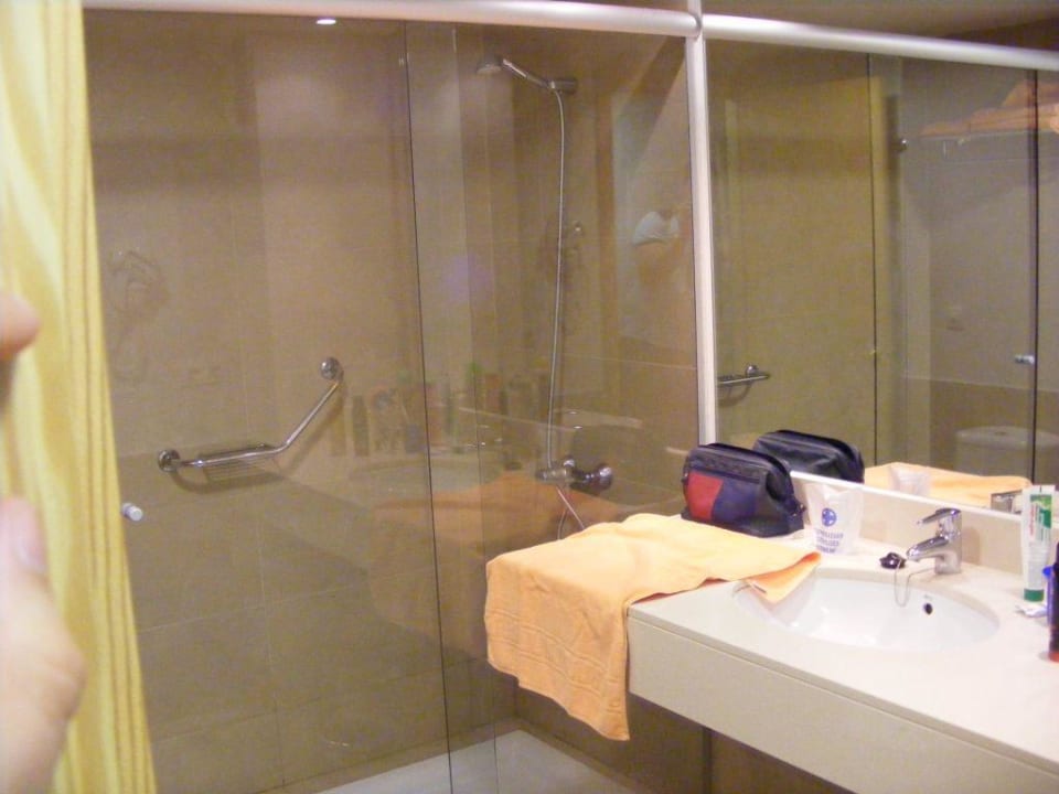 Badezimmer alltoura Club Hotel Akeah Broncemar