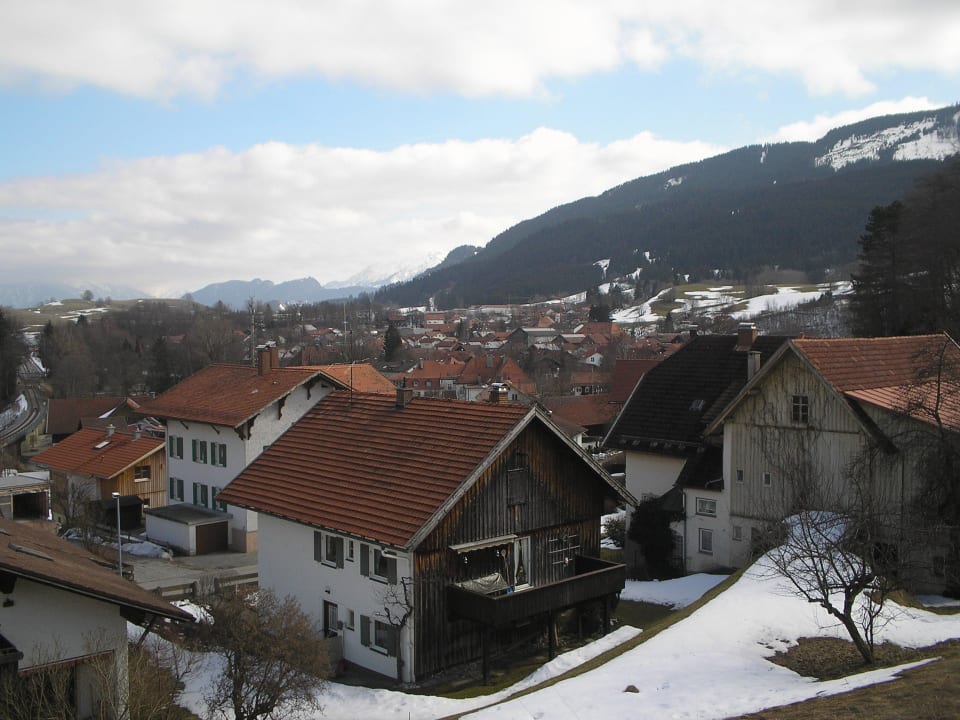 Blick von der Nähe des Hotels auf Nesselwang AKZENT Haus Alpenrose