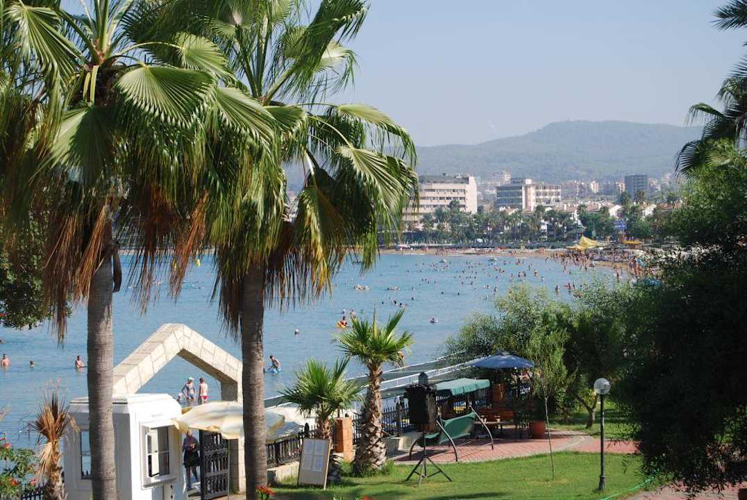 Widok z okien restauracji przy bloku d Lonicera Resort & Spa Hotel