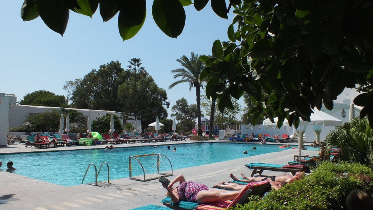 Der Pool The Orangers Beach Resort and Bungalows