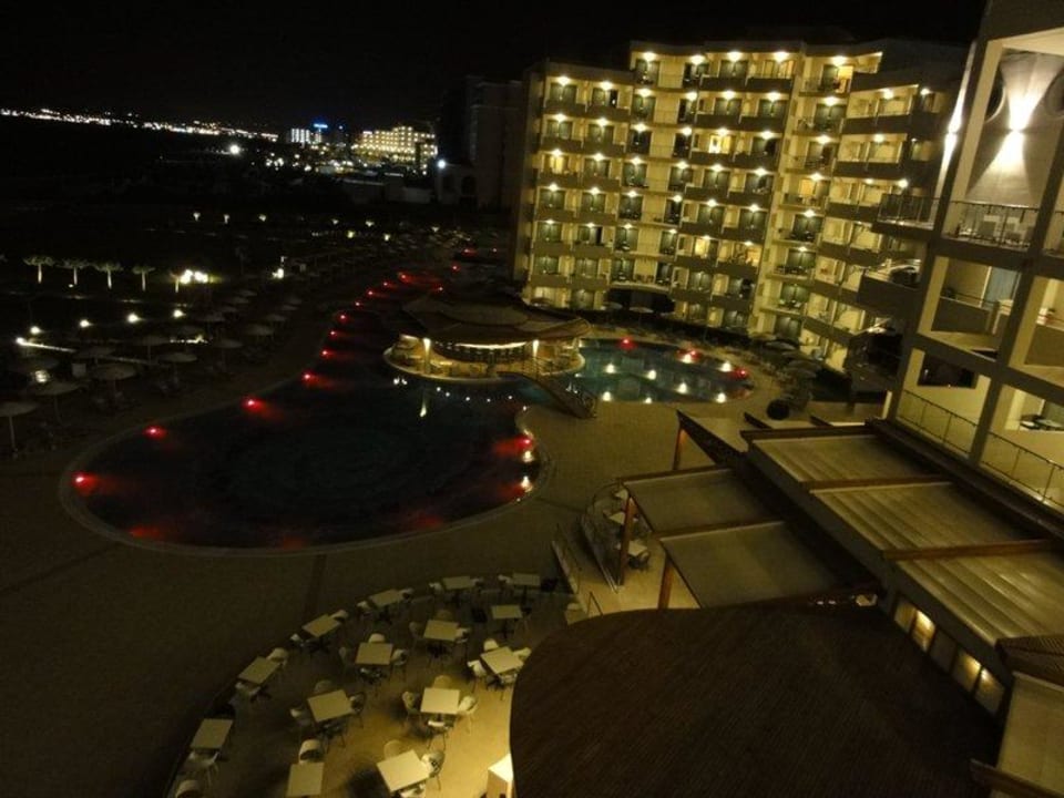 Pool in verschiedenen Farben Elysium Resort & Spa Hotel