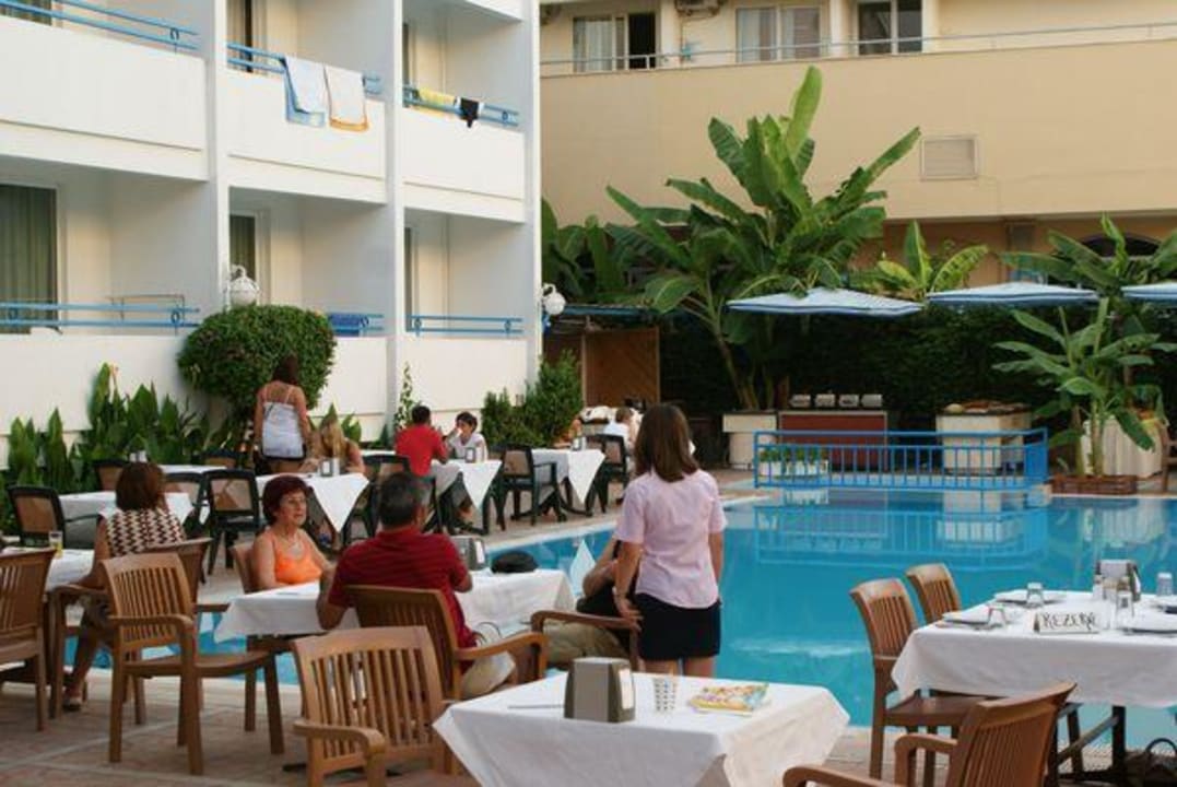 Przygotowania do kolacji Hotel Sesin