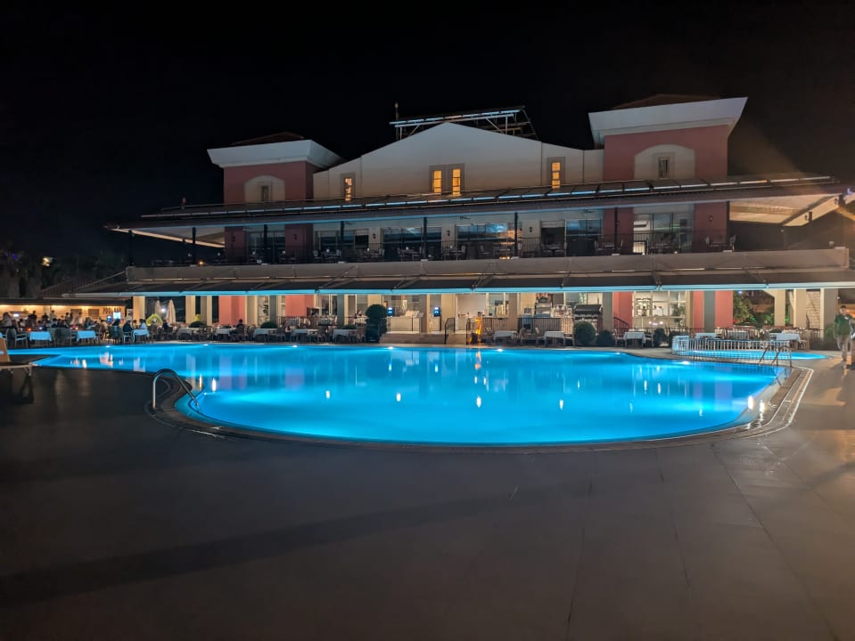 Pool Hotel Victory Resort