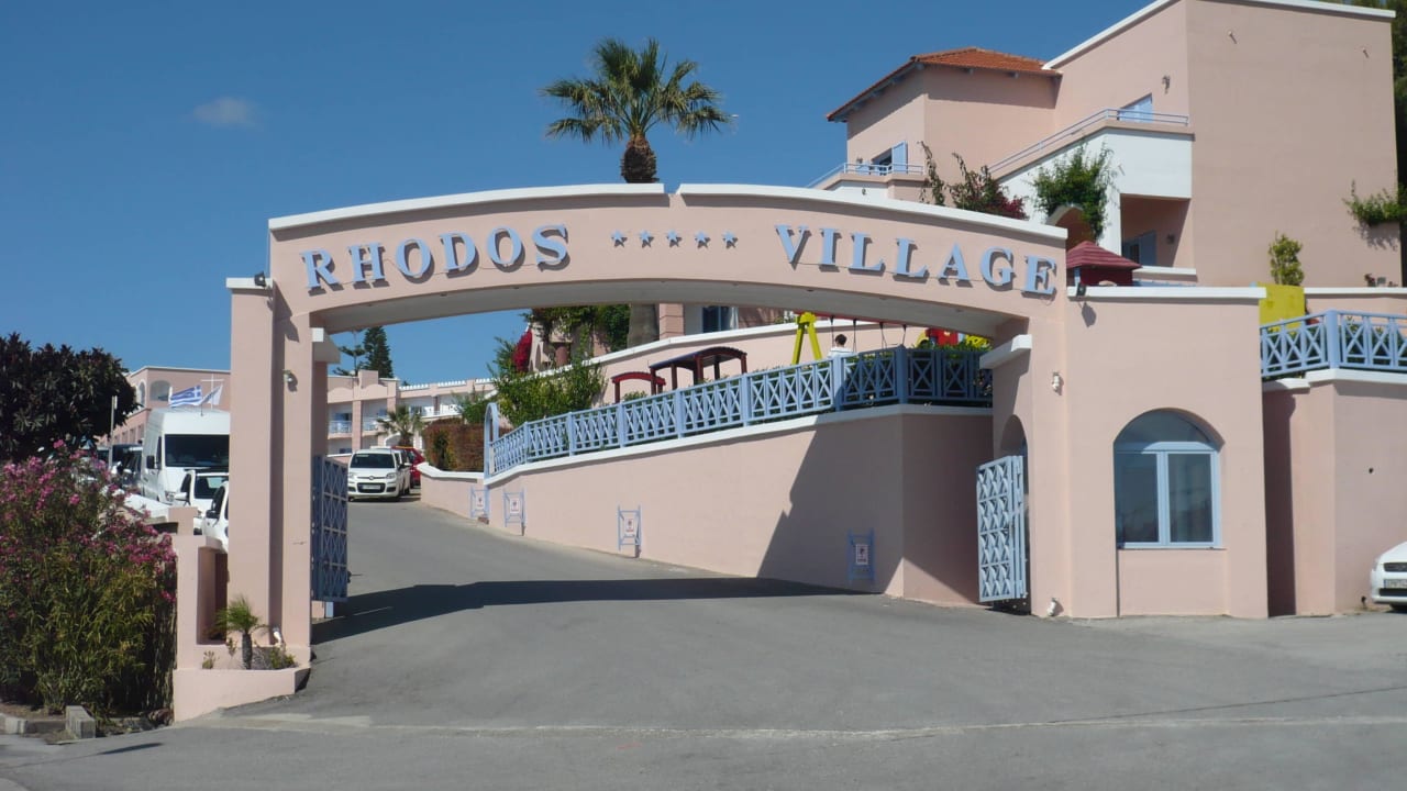 Einfahrt des Hotel Mitsis Rodos Village