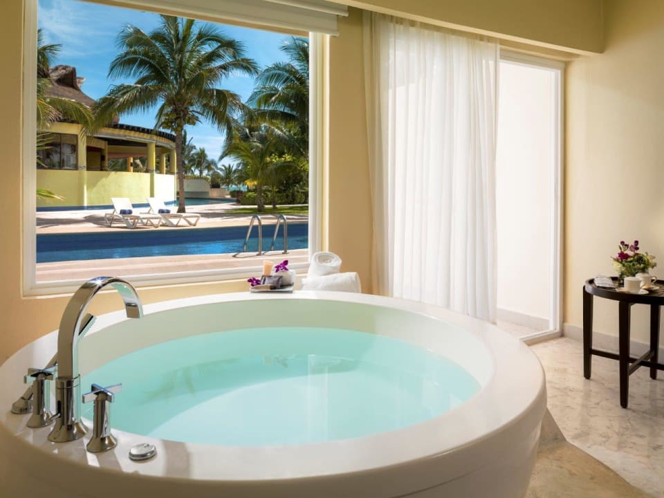 Zimmer Azul Beach Resort Riviera Cancun by Karisma