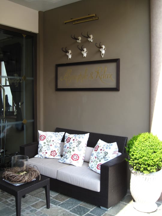 Eingang Hotel Chalet Mirabell