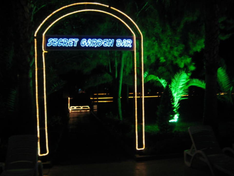 Secret Garden Bar Botanik Hotel & Resort
