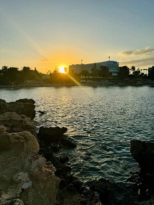 Strand Crystal Springs Beach Hotel