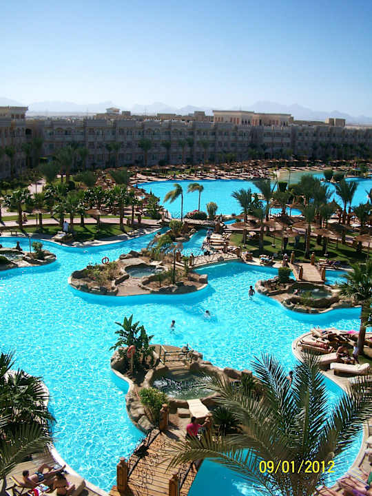 Kleiner Pool mit vier Whirlpools Pickalbatros Palace Resort
