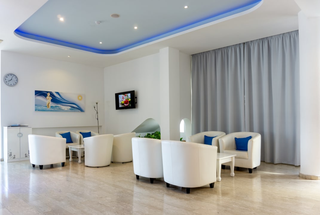 Lobby Anonymous Beach Hotel