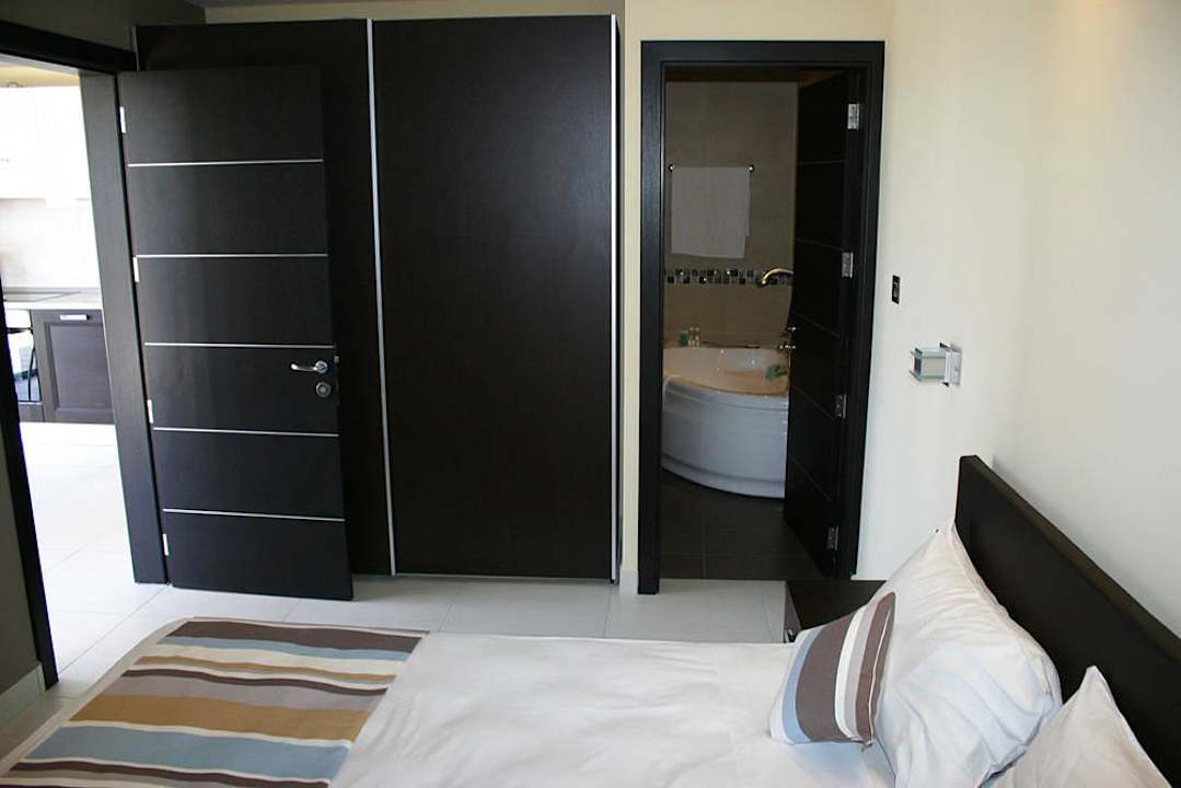 Apartment Bedroom - En-Suite - Bathroom Hotel Porto Azzurro Resort