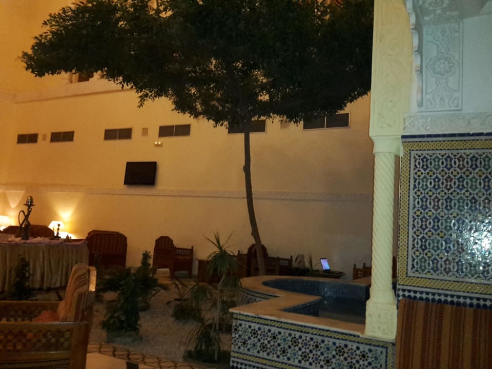 im cafe Hotel Amir Palace