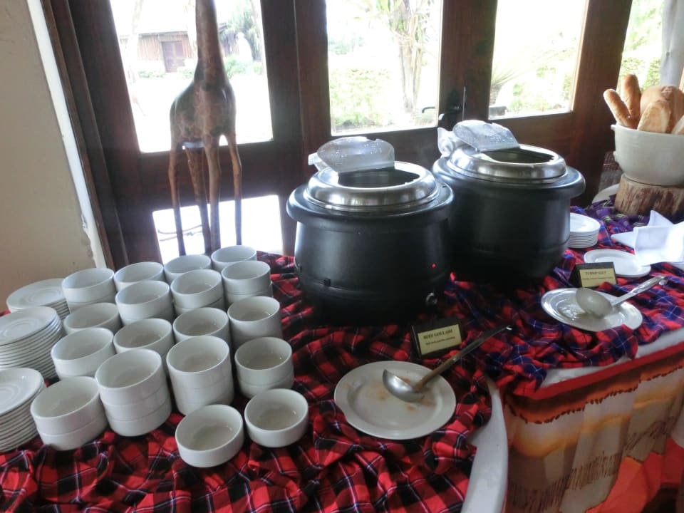 Mitttagsbüffet Ol Tukai Lodge